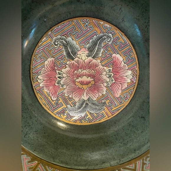 Vintage Japanese Porcelain Chrysanthemums Flower Accent Bowl - Picture 3 of 9